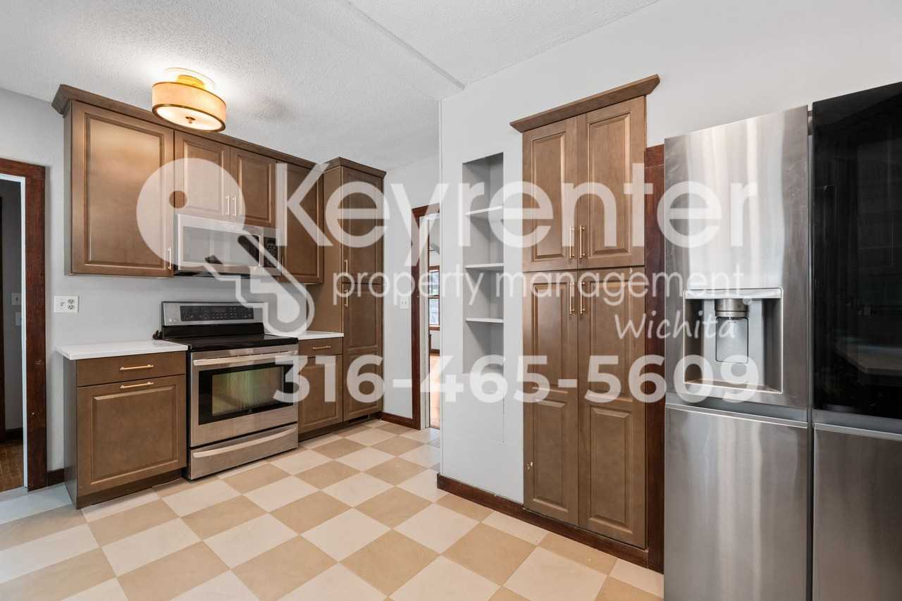 1728 E Mcknight St - Photo 5 of 16