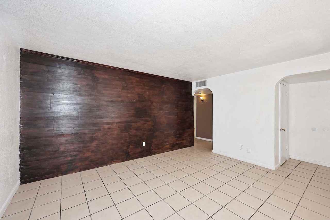 8806 N 30th Ave - Photo 6 of 35