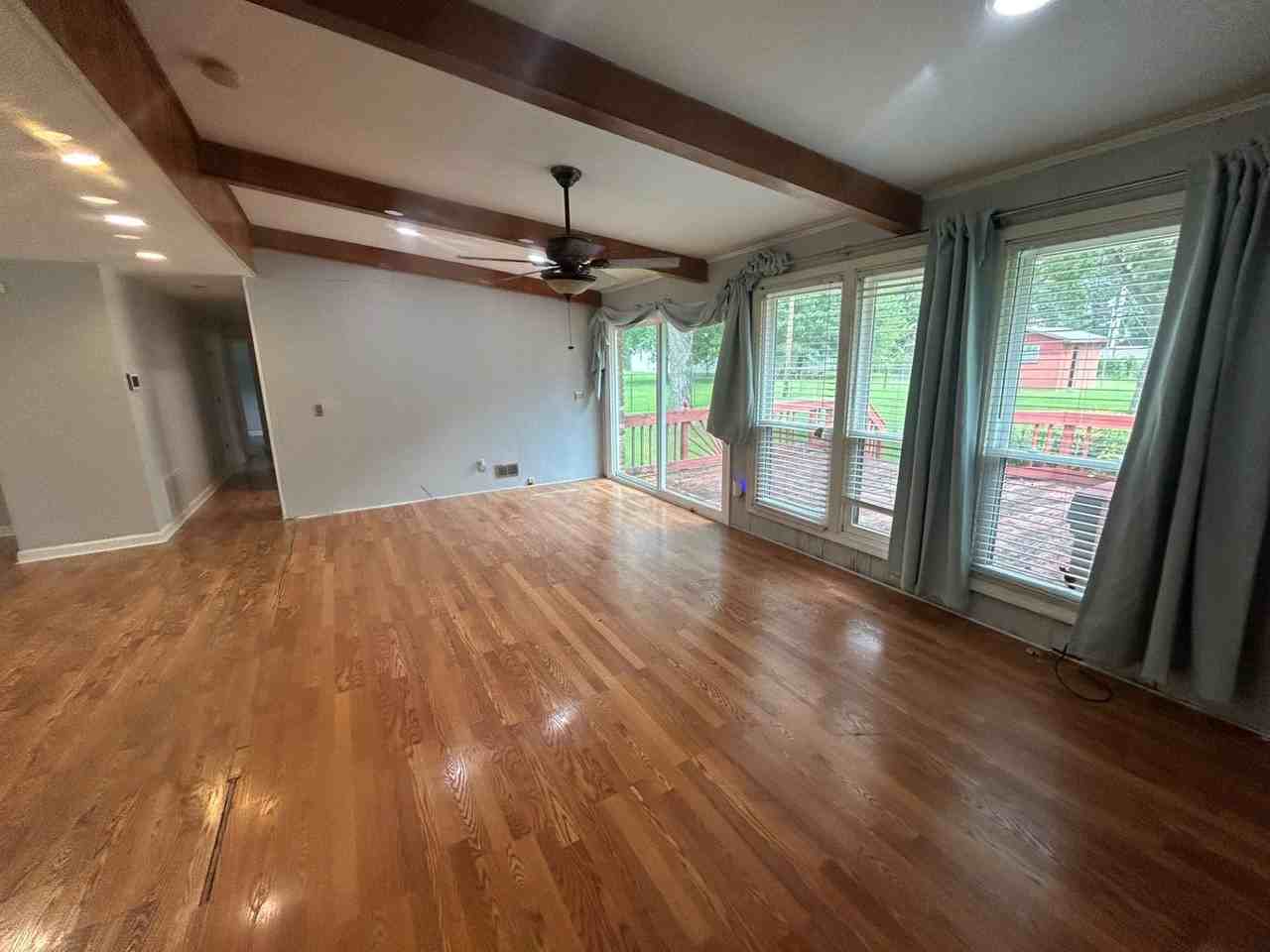 1614 Sandra Dr - Photo 4 of 37