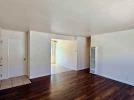 featured image of 237 N 8th St