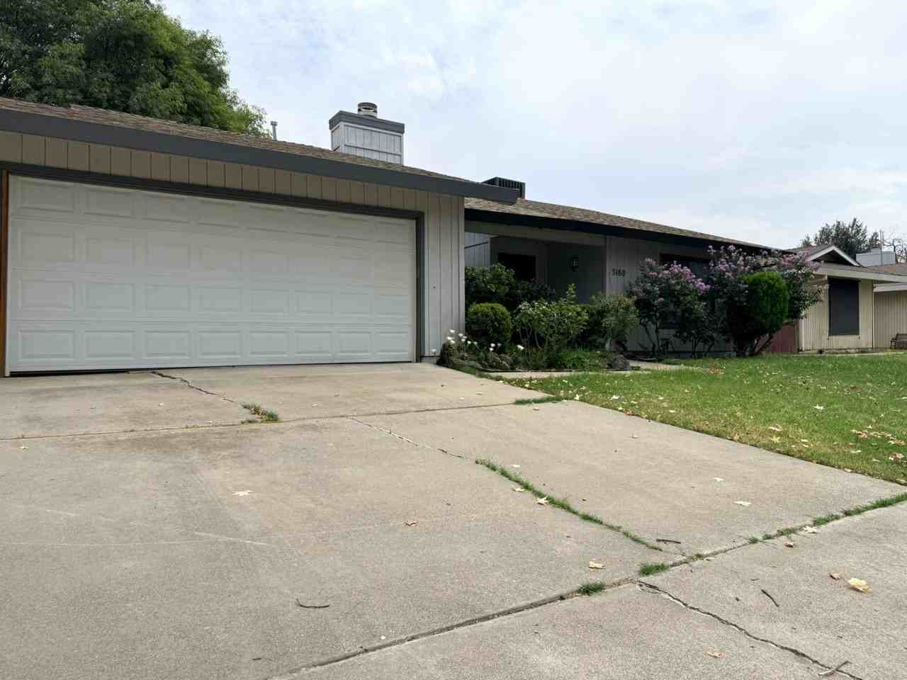 3180 Austin Ave - Photo 2 of 28