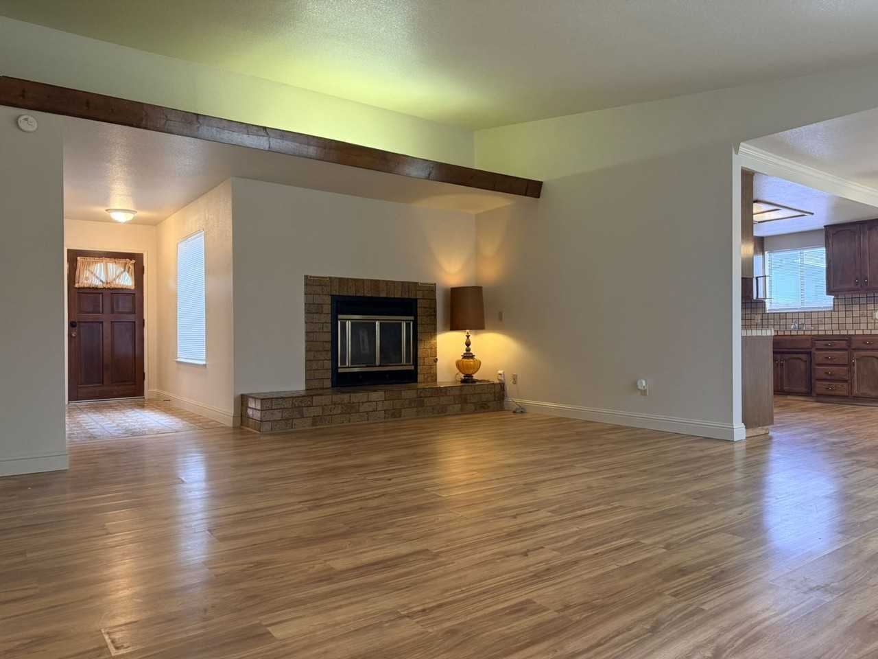 3180 Austin Ave - Photo 6 of 28