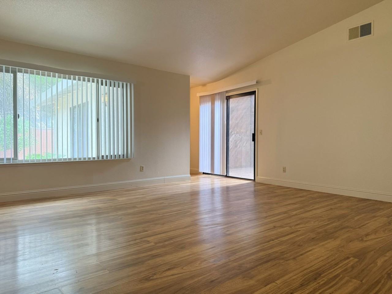 3180 Austin Ave - Photo 7 of 28