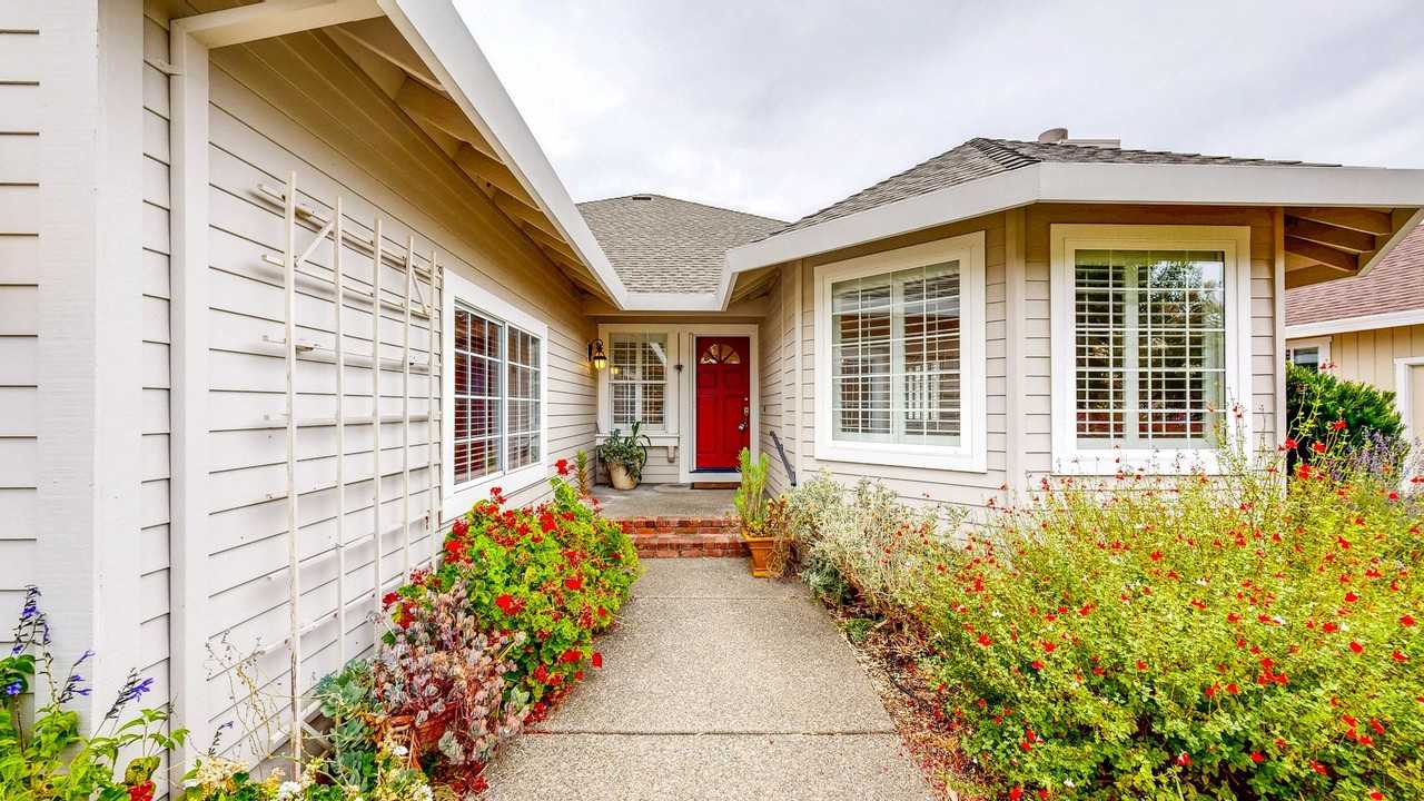 7971 Oakmont Dr - Photo 4 of 50