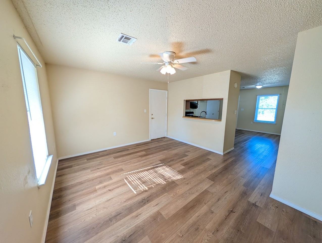 302 N Bighorse St - Photo 2 of 11