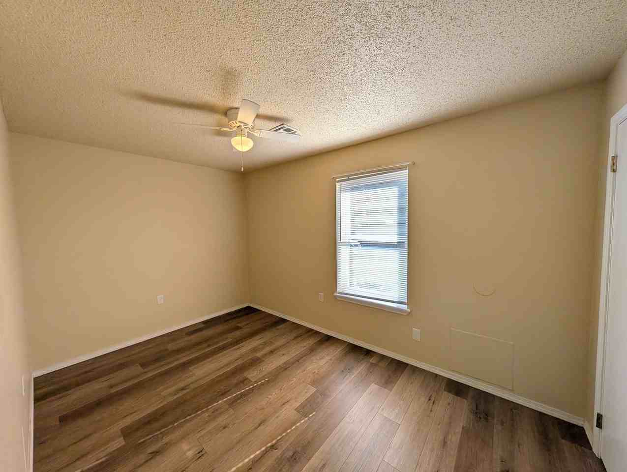 302 N Bighorse St - Photo 7 of 11