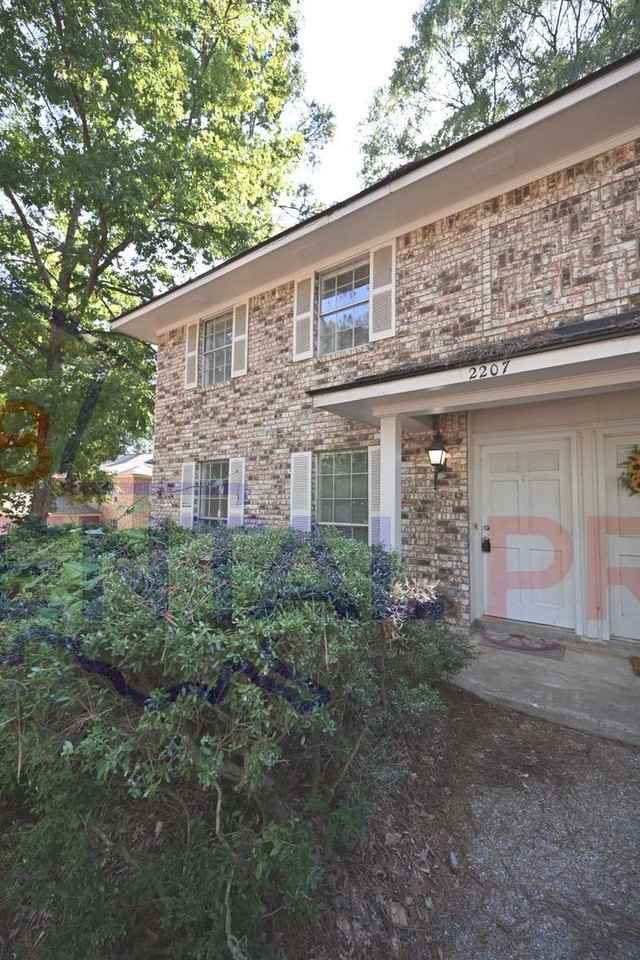 2207 Lily Dr - Photo 3 of 32