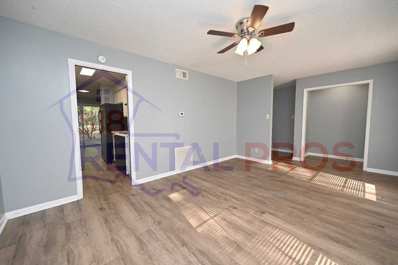 2207 Lily Dr - Photo 7 of 32