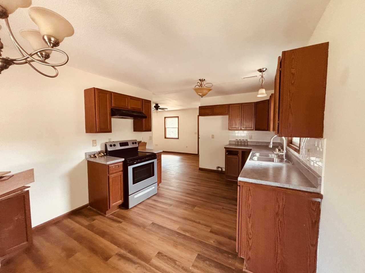 1817 N Minneapolis St - Photo 3 of 17