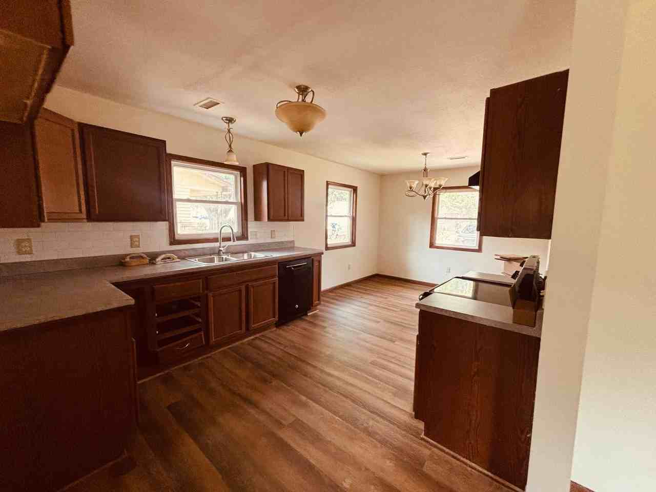 1817 N Minneapolis St - Photo 4 of 17