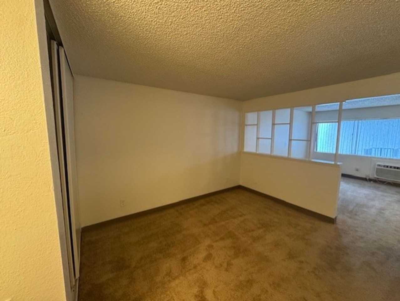 Sugartree Apartments - Photo 3 of 17