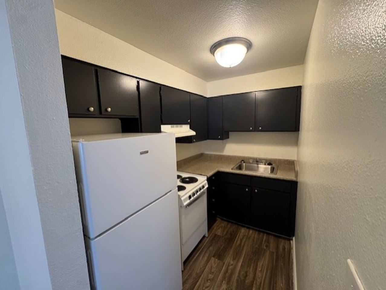 Sugartree Apartments - Photo 4 of 17