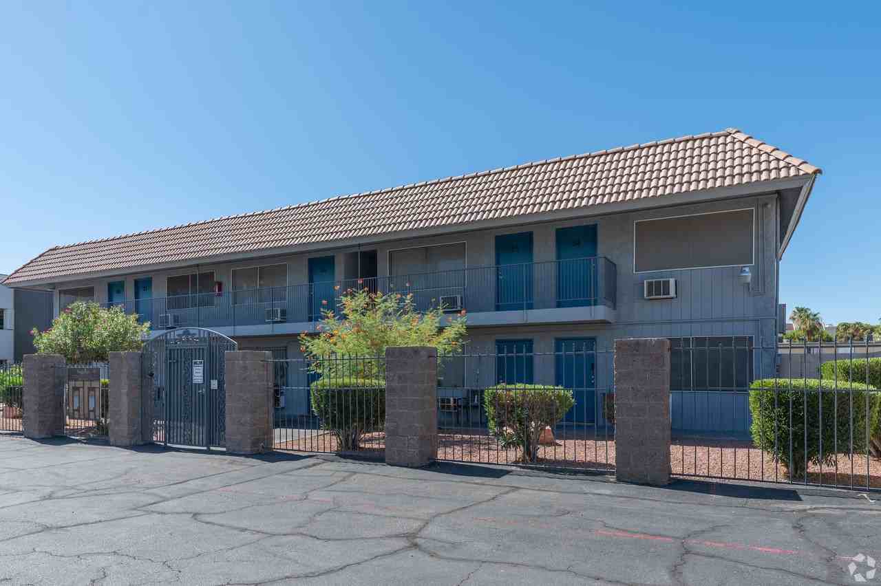 Sugartree Apartments - Photo 6 of 17