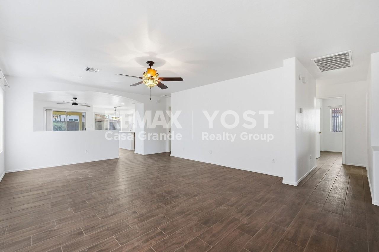 1467 E 12th St - Photo 2 of 23
