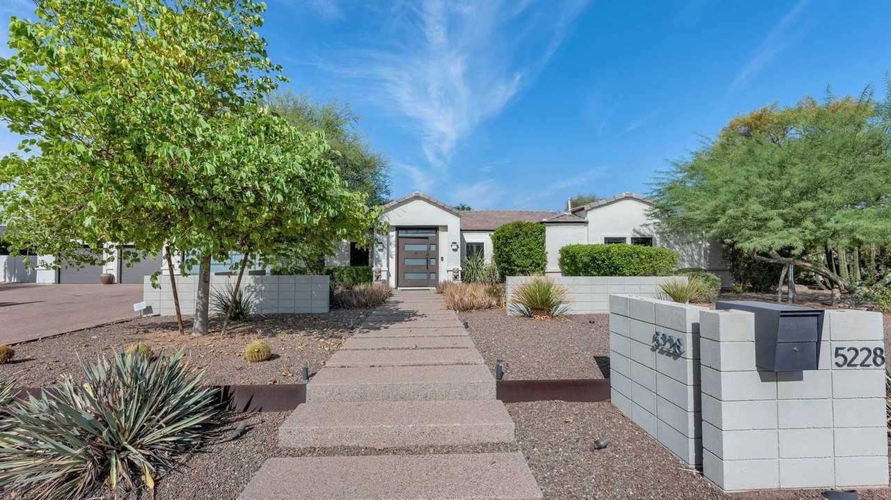 5228 N 70th Pl - Photo 2 of 36