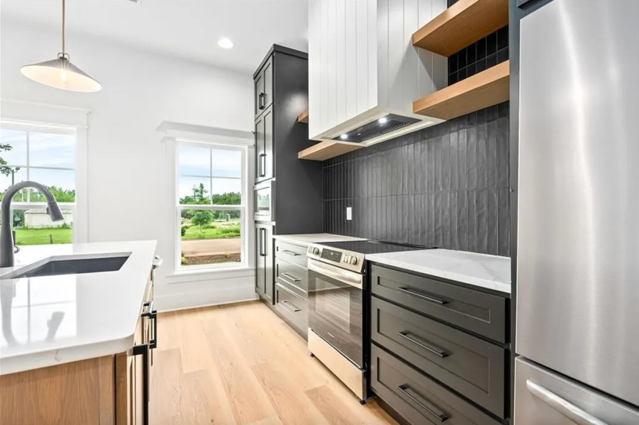 580 Pride Ave - Photo 7 of 19