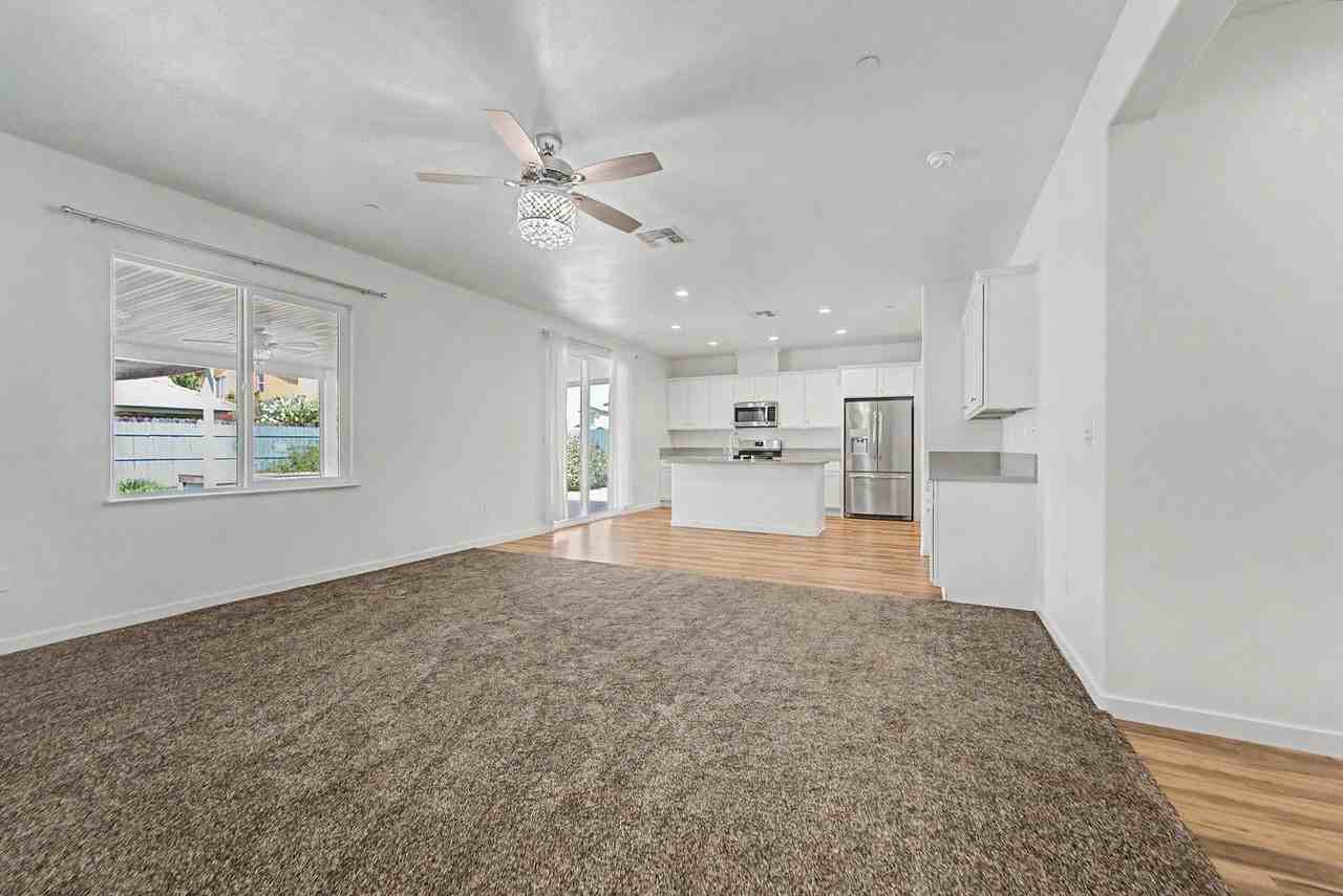 1469 Dunwoody Dr - Photo 4 of 25