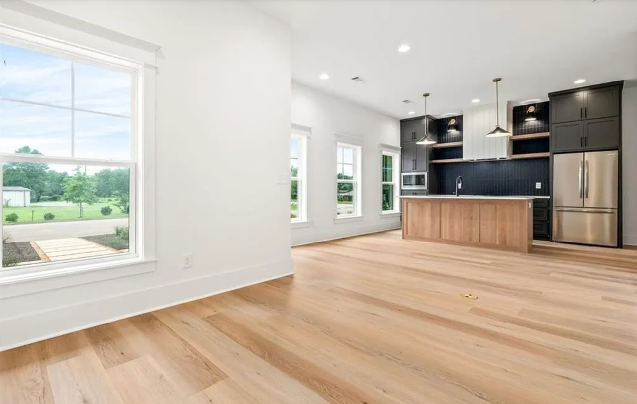 578 Pride Ave - Photo 3 of 28