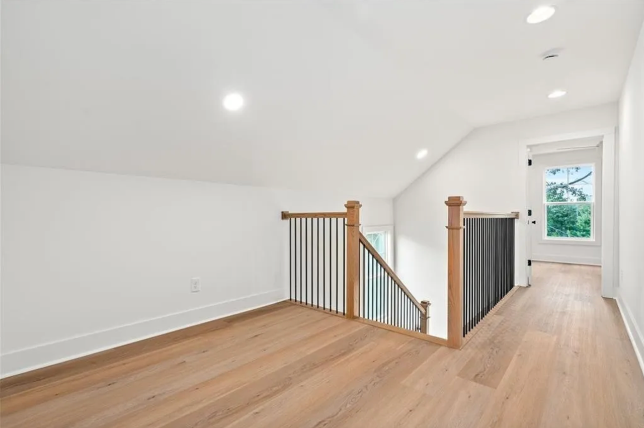 576 Pride Ave - Photo 7 of 25