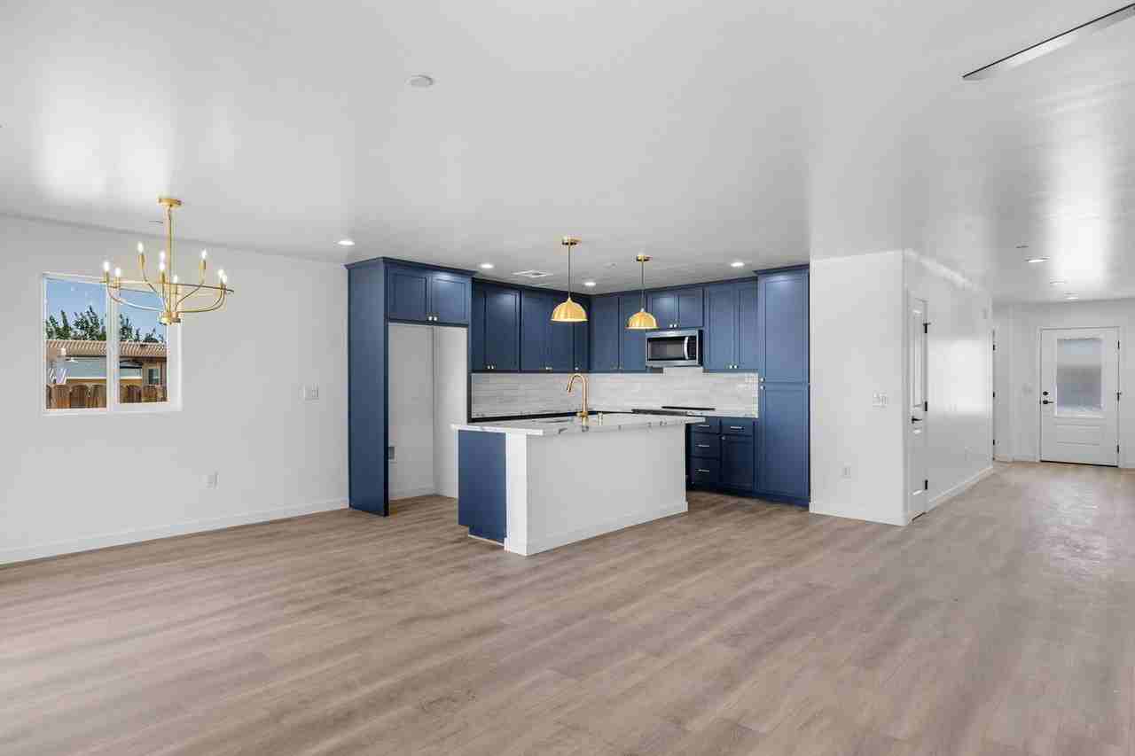 932 W Burns Ave - Photo 6 of 25