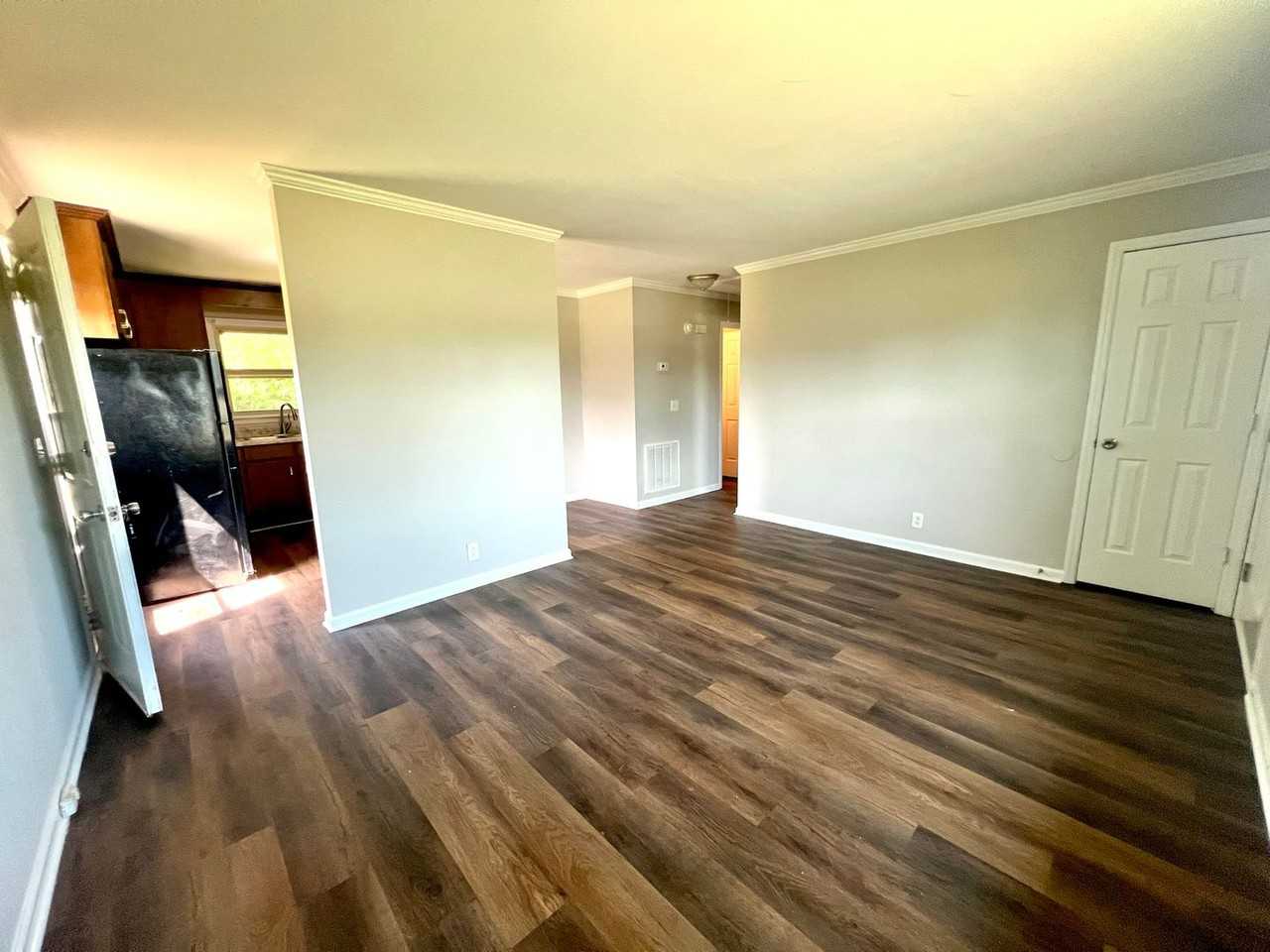 1312 Rutherford St - Photo 7 of 17