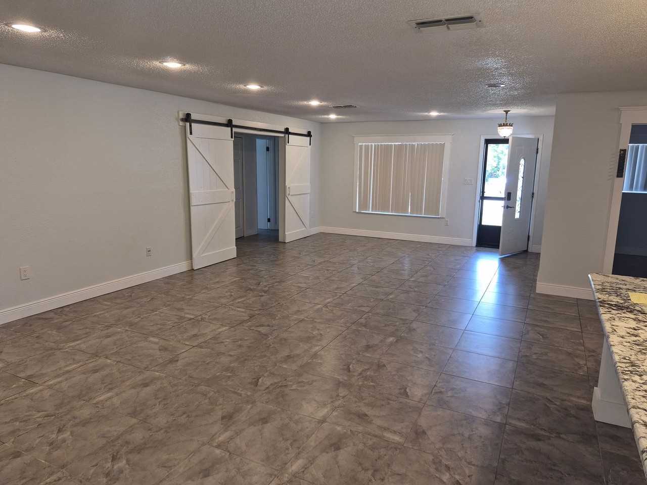 10509 Montpelier Cir - Photo 4 of 16