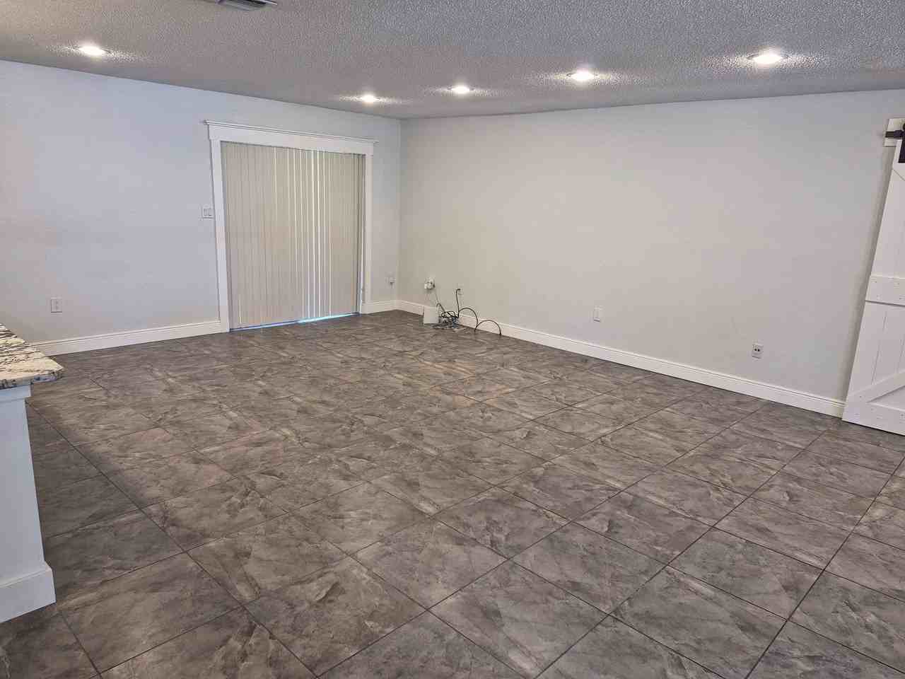 10509 Montpelier Cir - Photo 5 of 16