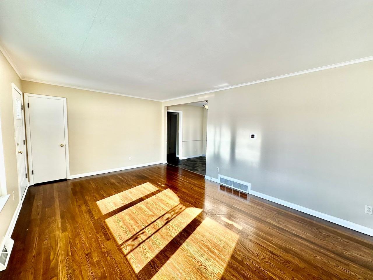 3043 Mount Holyoke Rd - Photo 2 of 35