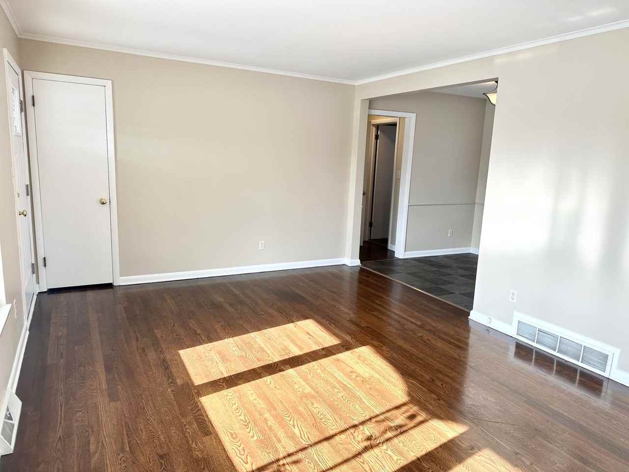 3043 Mount Holyoke Rd - Photo 5 of 35
