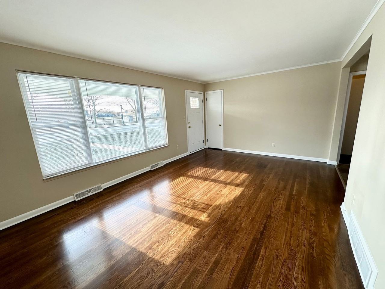 3043 Mount Holyoke Rd - Photo 7 of 35