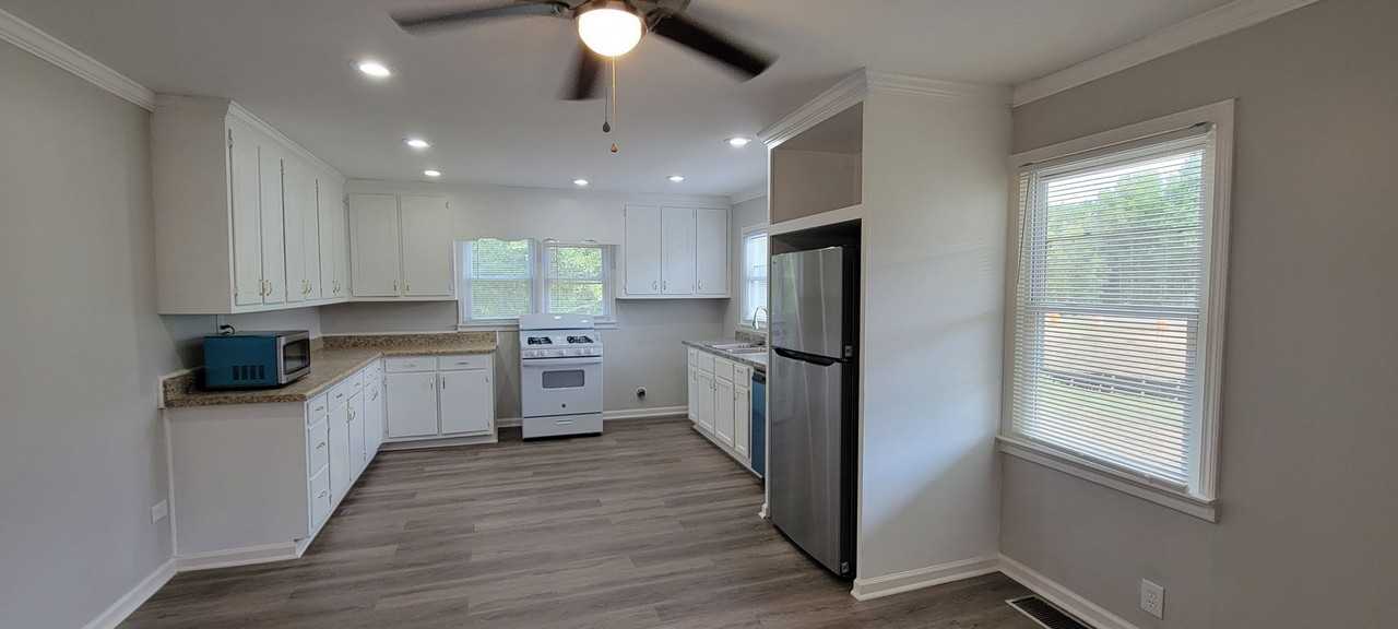 10326 Cumming Hwy - Photo 2 of 21