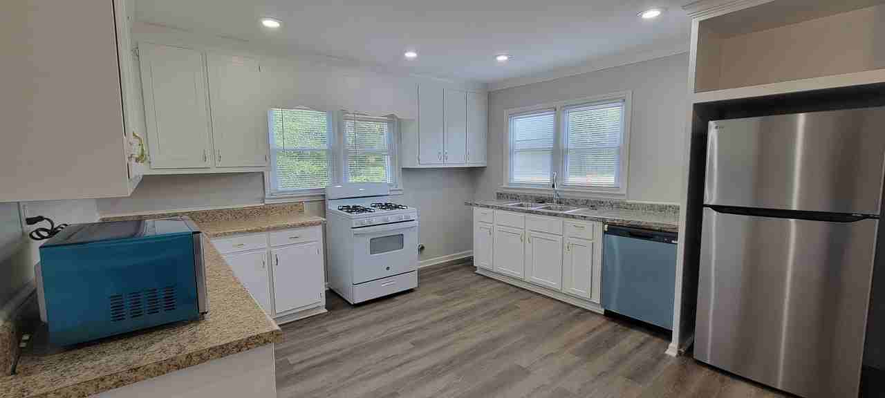 10326 Cumming Hwy - Photo 3 of 21