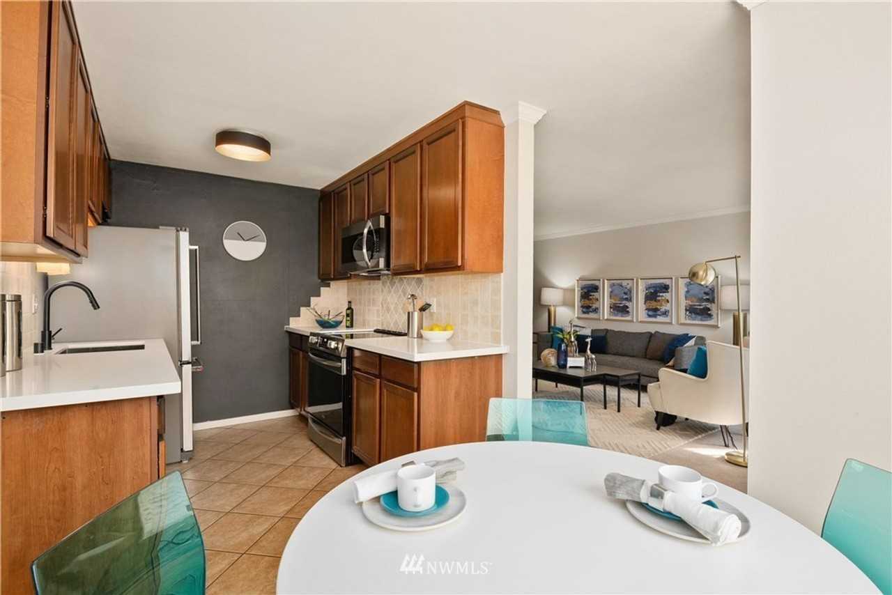 1422 Nw 63rd St #202 - Photo 3 of 20