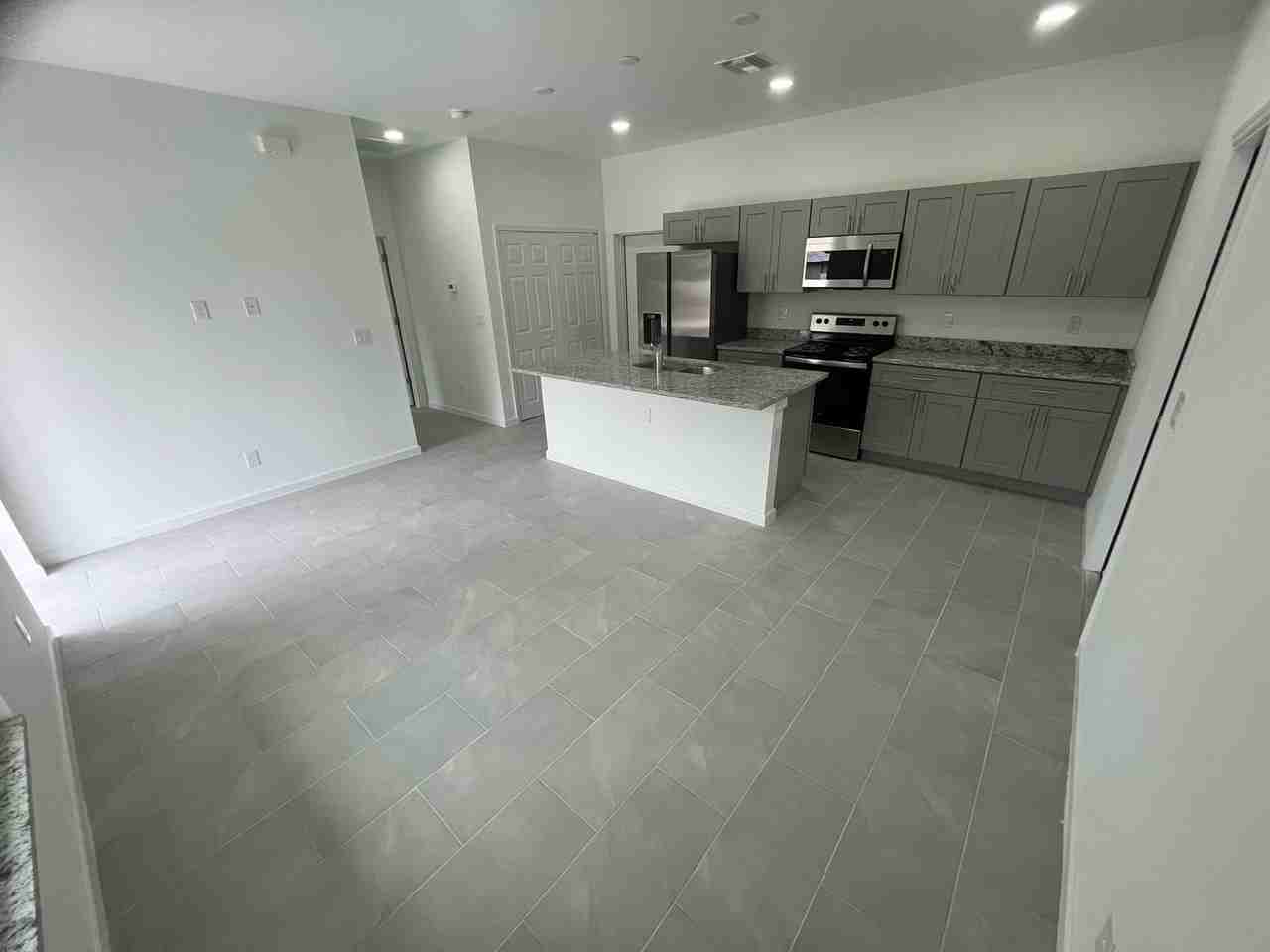 555 Aspen Ave S - Photo 2 of 11