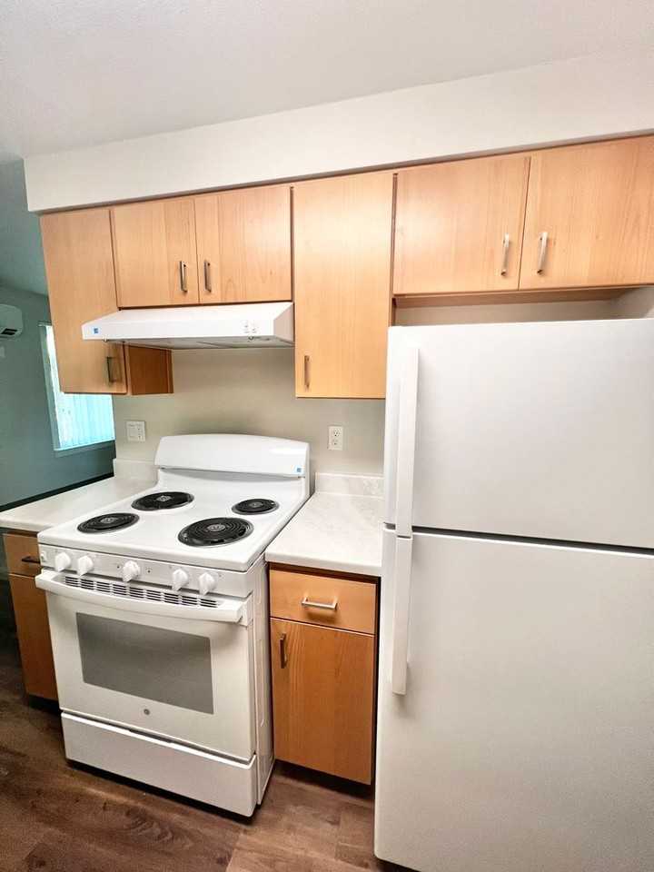 Cougar Creek Apartments - Photo 3 of 14