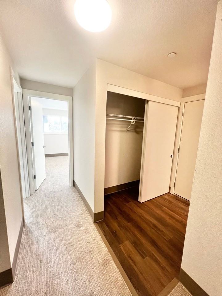 Cougar Creek Apartments - Photo 5 of 14