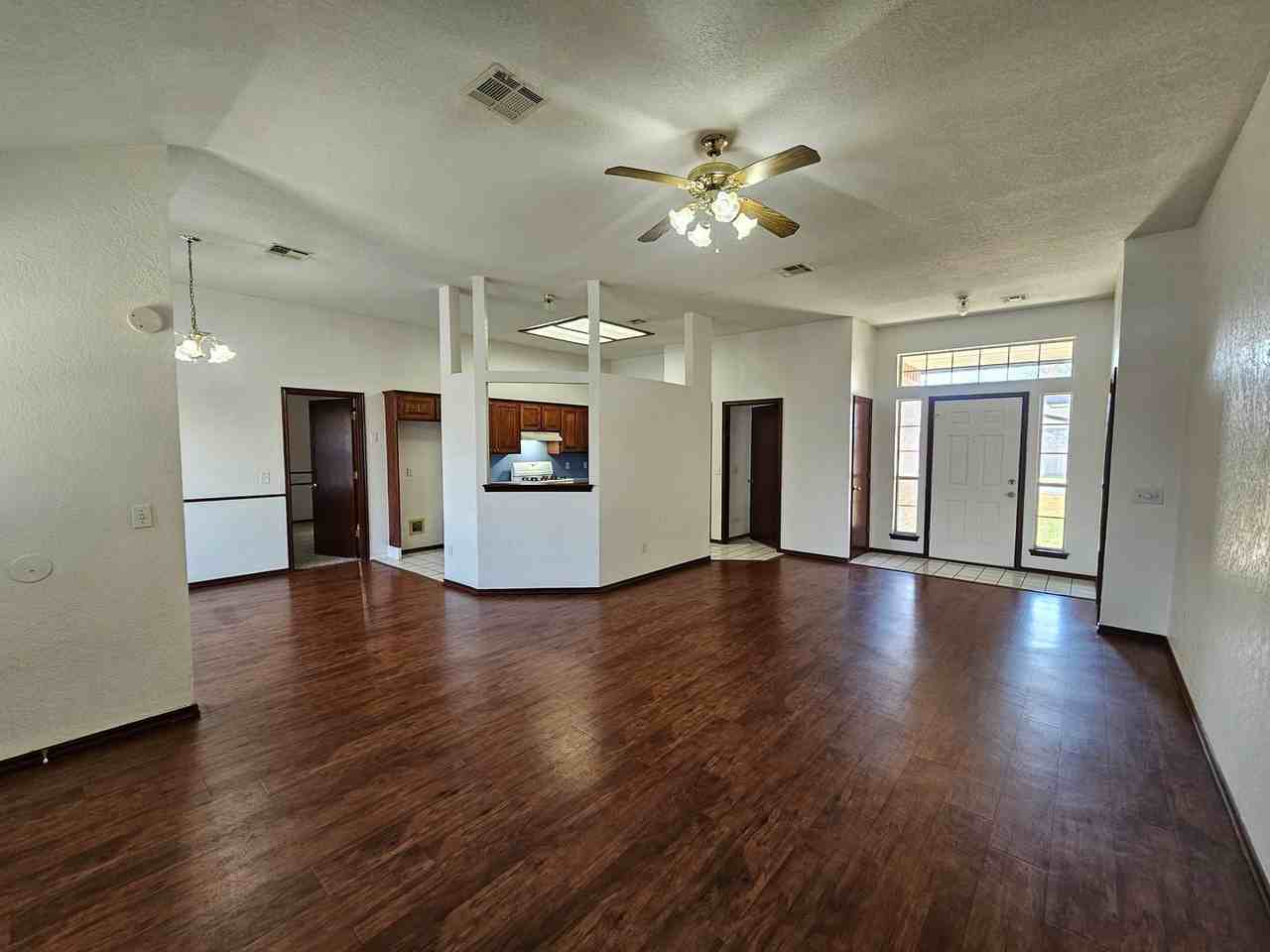 1913 Rising Hill Dr - Photo 2 of 19