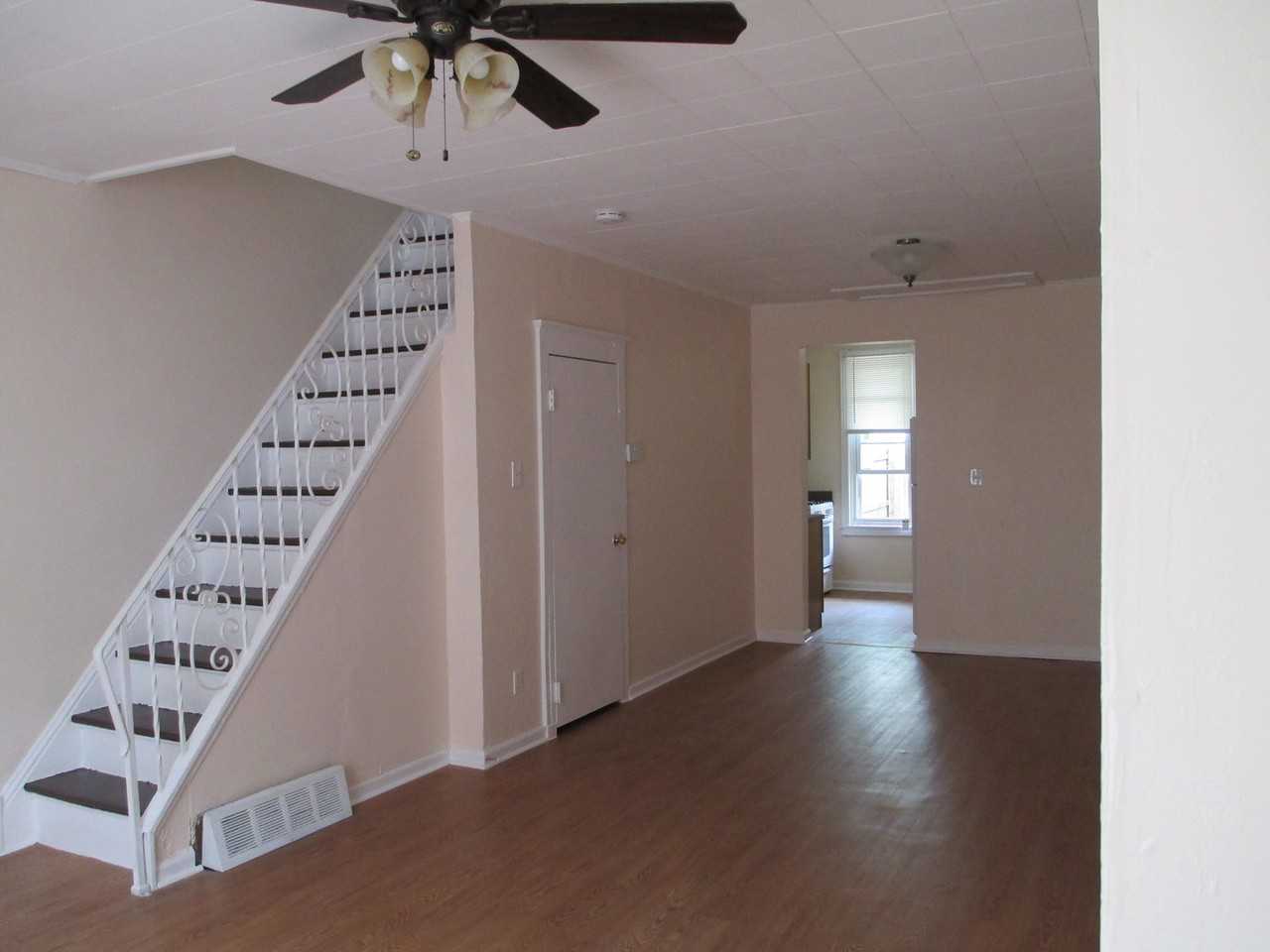 2049 S Croskey St - Photo 4 of 8