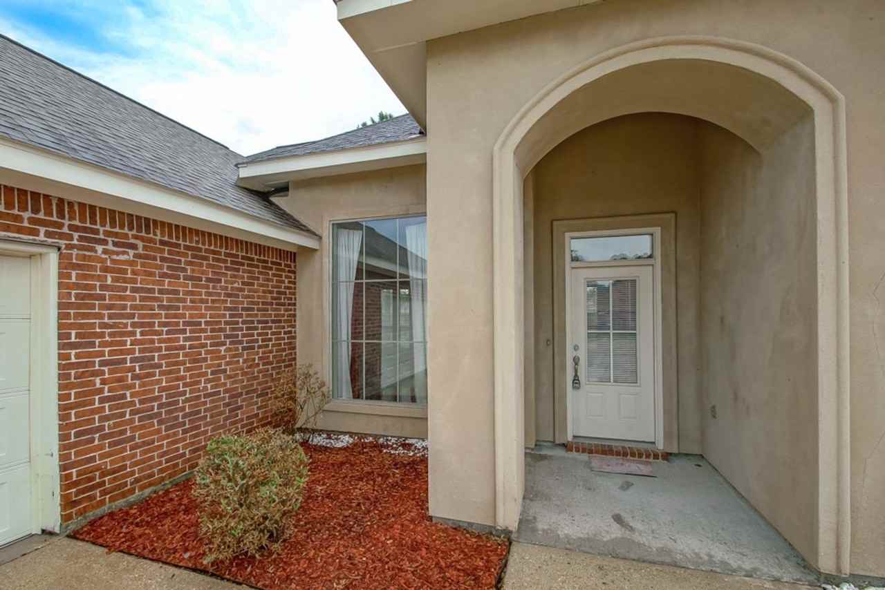 12600 12600 Woodland Hill Dr. - Photo 3 of 17