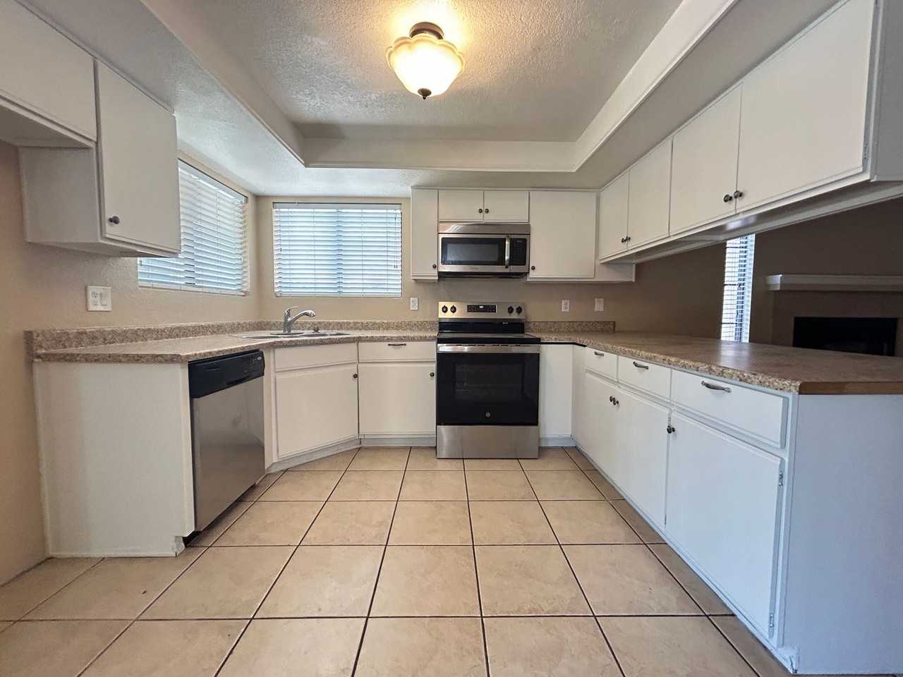 8033 W Mclellan Rd - Photo 7 of 24