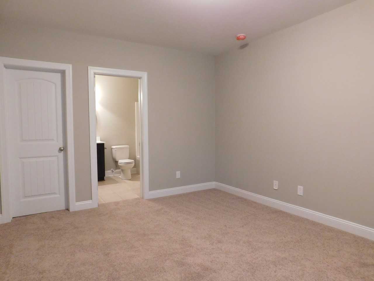 2009 Lakeside Dr #410 - Photo 4 of 14