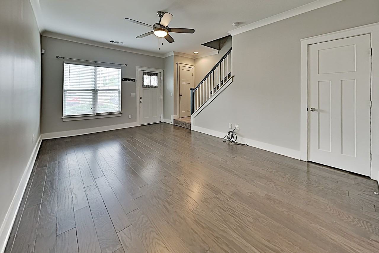 202 W Mill Dr - Photo 5 of 20