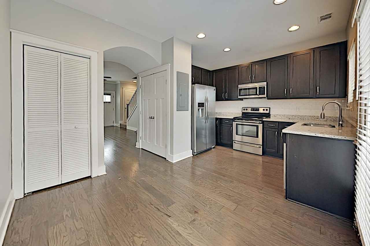 202 W Mill Dr - Photo 7 of 20