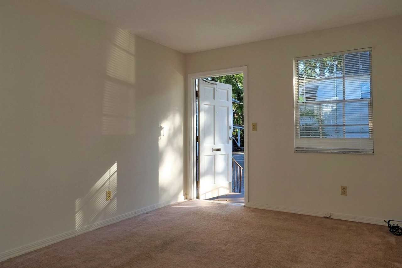 511 Hillcrest St #3 - Photo 2 of 10