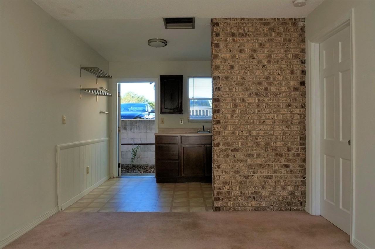 511 Hillcrest St #3 - Photo 3 of 10