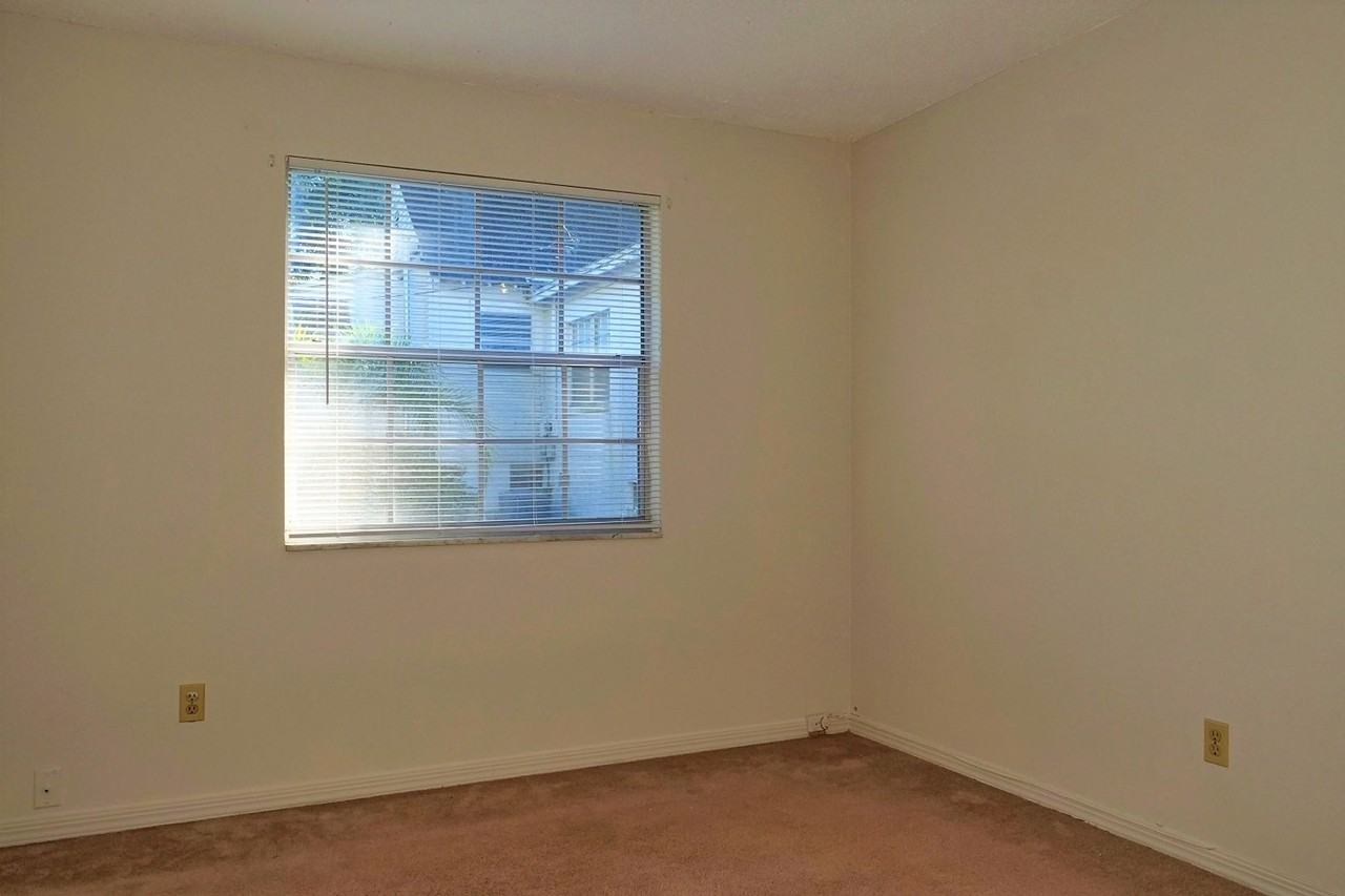 511 Hillcrest St #3 - Photo 5 of 10