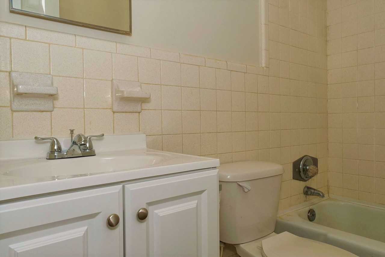 511 Hillcrest St #3 - Photo 6 of 10