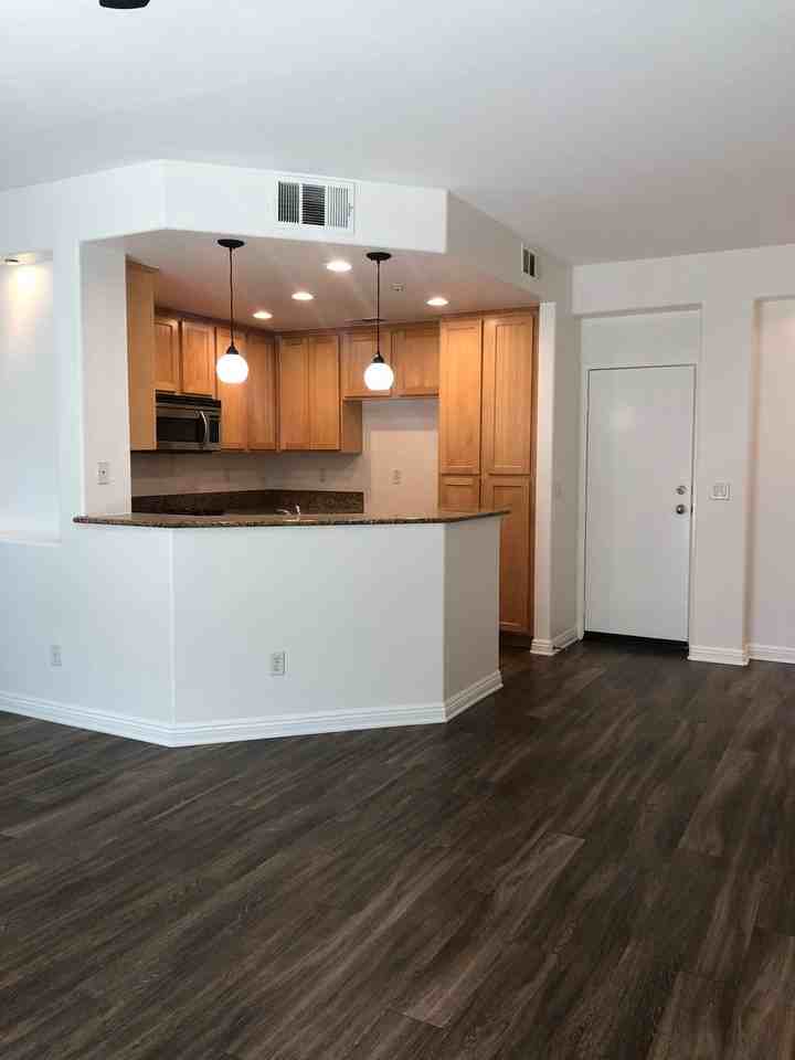 7292 Jordyn Ct - Photo 4 of 31