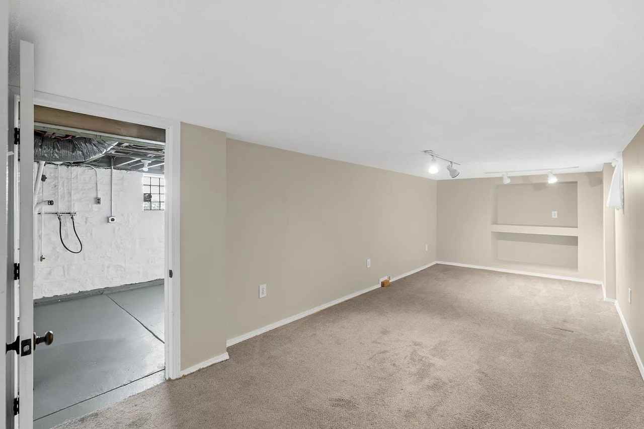 6840 Plateau Ave - Photo 3 of 30