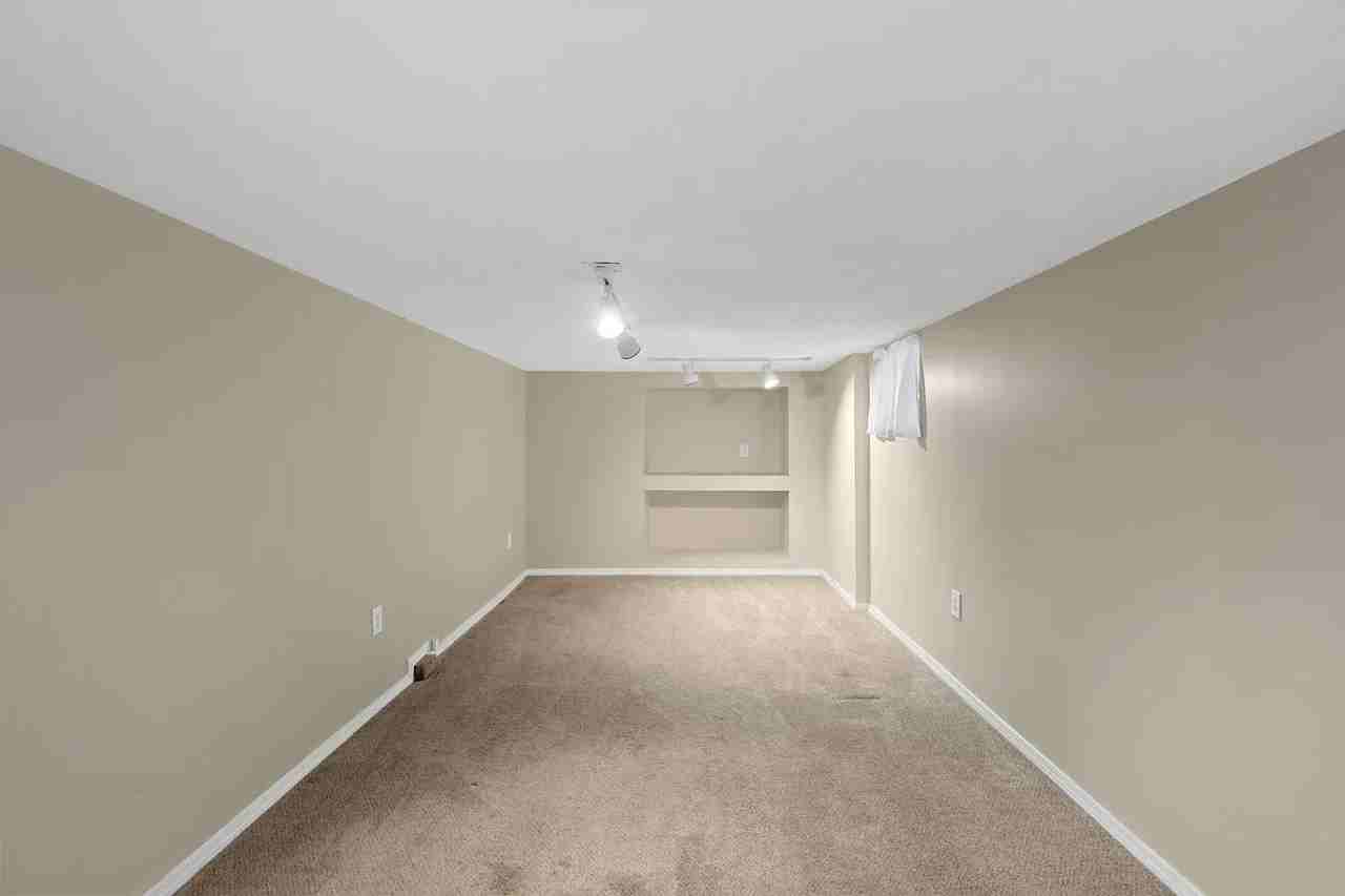 6840 Plateau Ave - Photo 4 of 30